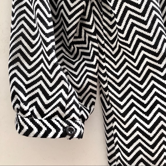 French Connection Black & White Chevron Hi-lo Top - Picture 3 of 5